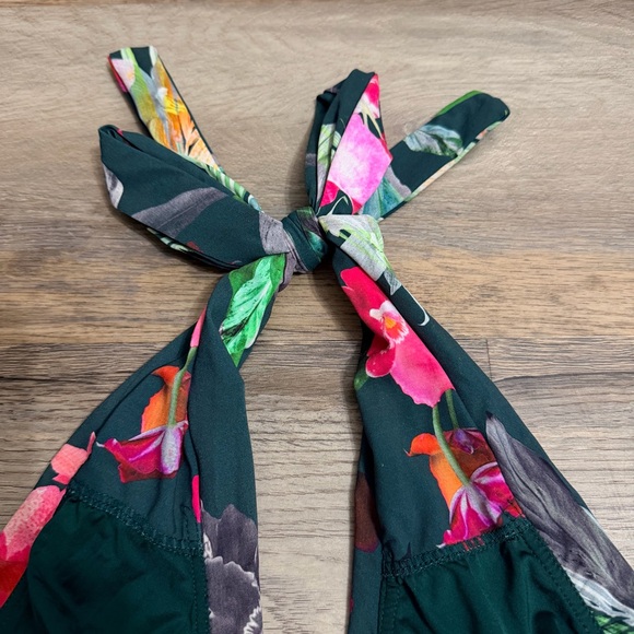 La Blanca Floral Deep V One Piece Swimsuit - Picture 10 of 12